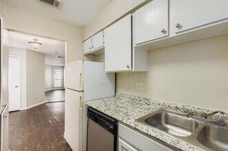 2005 West Loop in Austin, TX - Building Photo - Building Photo