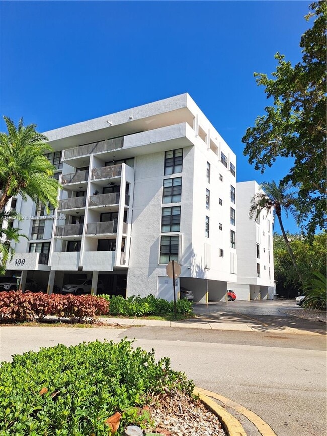 100 Ocean Ln Dr in Key Biscayne, FL - Building Photo - Building Photo