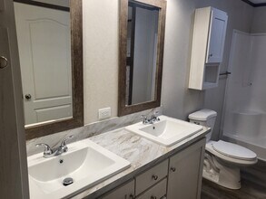 64 Locust Ave in Highland, MI - Building Photo - Building Photo