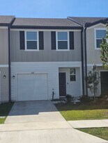 11917 Sylvia St in Dade City, FL - Building Photo