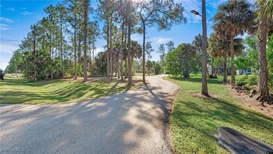 3590 10th Ave NE in Naples, FL - Building Photo - Building Photo