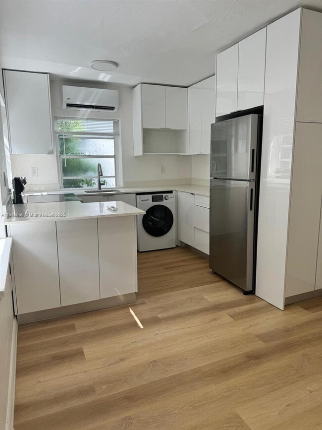 833 W 39th St in Miami Beach, FL - Building Photo - Building Photo