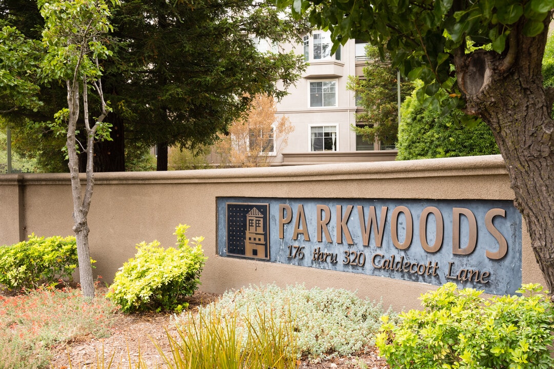 240 Caldecott Ln, Unit 108 in Oakland, CA - Building Photo