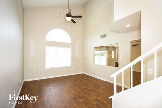 1800 Navajo Lake Way, Unit 21 in Las Vegas, NV - Building Photo - Building Photo