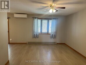217 Sarah Ct in Shelburne, ON - Building Photo - Building Photo