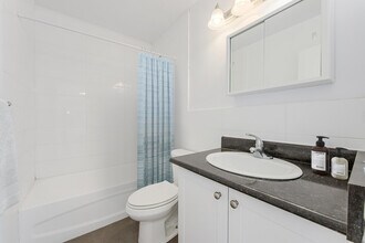 20 Sanagan Rd in Toronto, ON - Building Photo - Building Photo