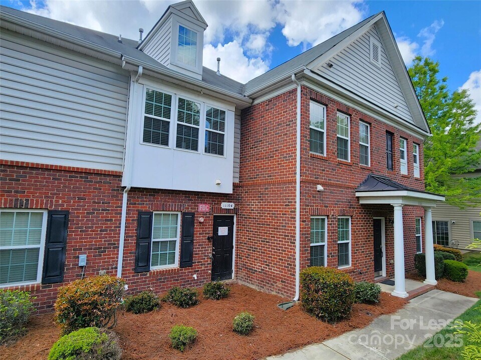 11106 Ascoli Pl in Charlotte, NC - Foto de edificio