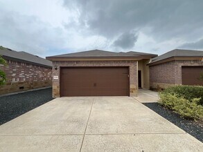 1136 Stanley Wy in Seguin, TX - Building Photo - Building Photo