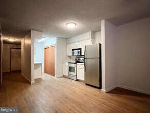 190 Stirling Ct in West Chester, PA - Building Photo - Building Photo