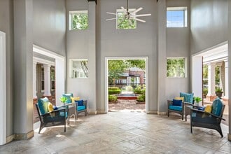 Riverwood Apartments in Conroe, TX - Foto de edificio - Building Photo
