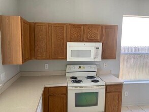 8572 Deer Chase Dr in Riverview, FL - Building Photo - Building Photo