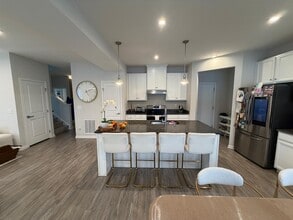 585 Bermuda Way in Marysville, OH - Foto de edificio - Building Photo