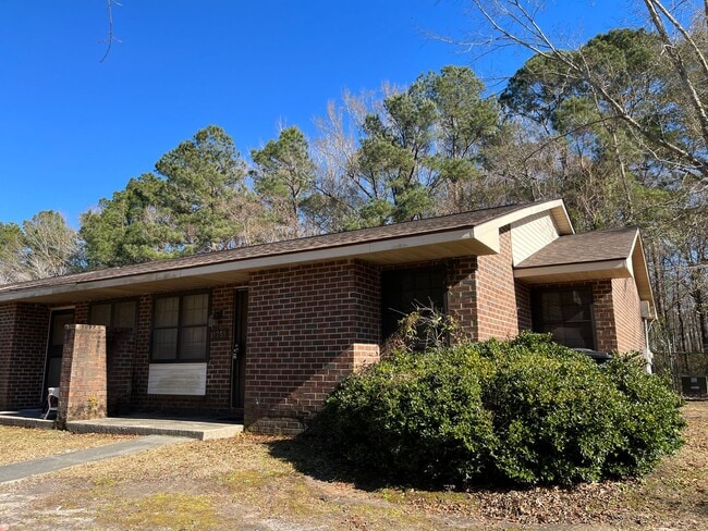 2755 Oak Leaf Dr in North Charleston, SC - Foto de edificio - Building Photo