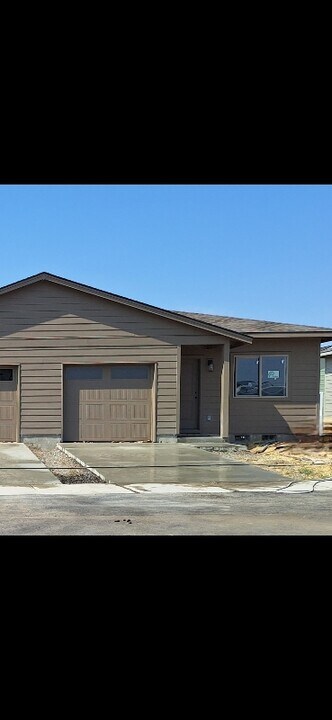 315 S McKinley St in Condon, OR - Foto de edificio