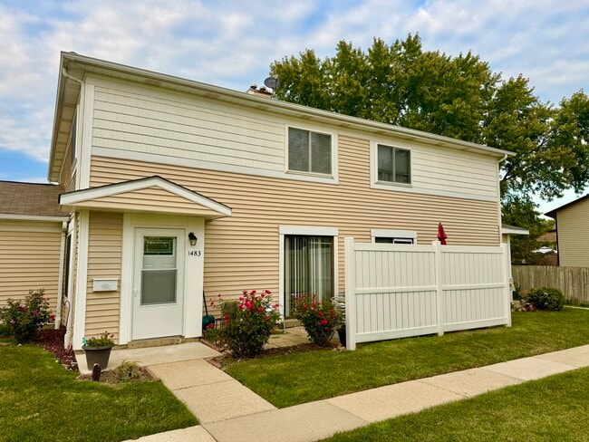 1483 Cornell Ct