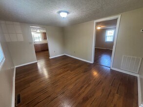 123 Cowan St in Radford, VA - Building Photo - Building Photo