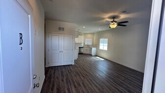 9000 Canyon St in Bakersfield, CA - Building Photo