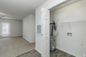 Catawba Apartments in Belmont, NC - Foto de edificio - Interior Photo