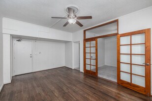 Wendover Apartments in Los Angeles, CA - Building Photo