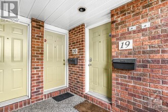 1400-1400 Wildberry Ct in Ottawa, ON - Building Photo - Building Photo