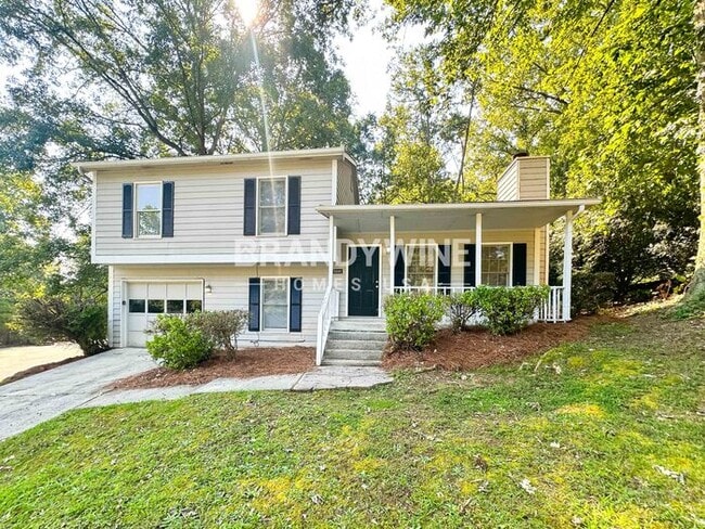 property at 5565 La Fleur Trail