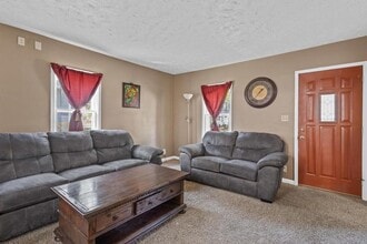 1025 W 8th St in Appleton, WI - Foto de edificio - Building Photo