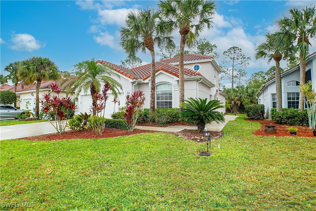 160 Lady Palm Dr in Naples, FL - Building Photo