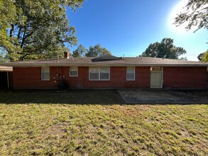 1508 E Raines Rd in Memphis, TN - Building Photo - Building Photo