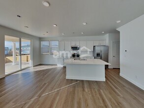 10087 Abilene St in Commerce City, CO - Foto de edificio - Building Photo