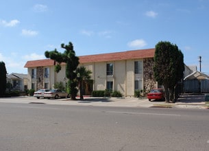 4170 43rd St in San Diego, CA - Foto de edificio - Building Photo