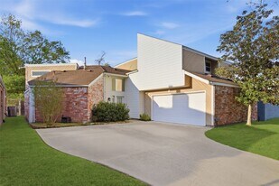 14210 Briarhills Pkwy in Houston, TX - Building Photo