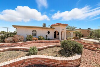 400 De Vargas Dr in El Paso, TX - Building Photo - Building Photo
