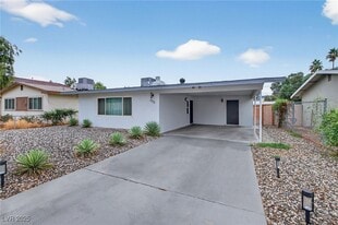 333 S Tonopah Dr in Las Vegas, NV - Building Photo