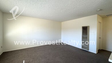 15946 Orange St in Hesperia, CA - Building Photo - Building Photo