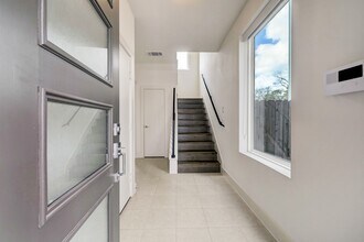 4813 Martin Oaks Ln in Houston, TX - Building Photo - Building Photo