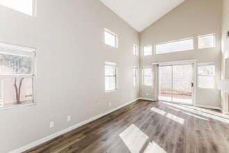 2181 Hearts Club Dr in Henderson, NV - Building Photo - Building Photo