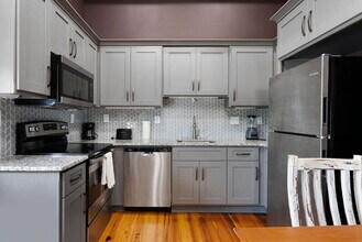 10 W Main St in Cartersville, GA - Building Photo - Building Photo