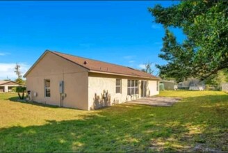 1373 Bailey Ave in Deltona, FL - Building Photo - Building Photo