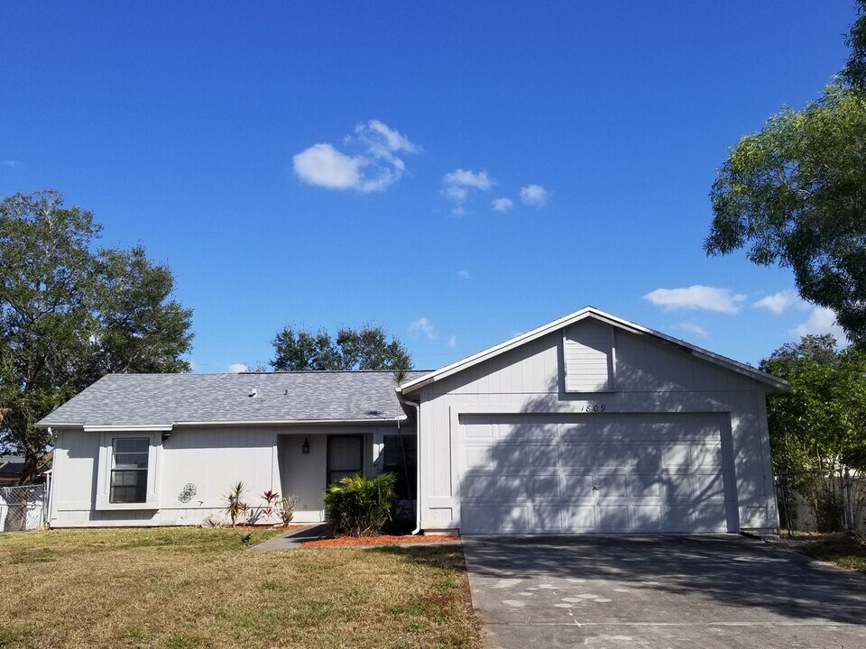 1809 SW 3rd Ave in Cape Coral, FL - Building Photo