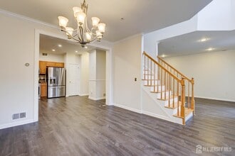 100 Forest Dr in Piscataway, NJ - Building Photo - Building Photo