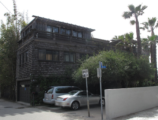 2603 Ocean Front Walk in Venice, CA - Foto de edificio - Building Photo