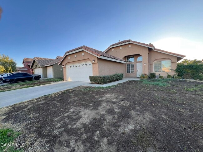 39821 Milan Dr in Palmdale, CA - Building Photo - Building Photo