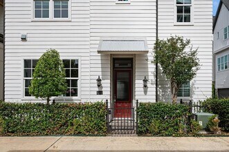 1217 Timbergrove Acres St. in Houston, TX - Foto de edificio - Building Photo