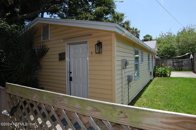 222 7th Ave S in Jacksonville Beach, FL - Building Photo - Building Photo