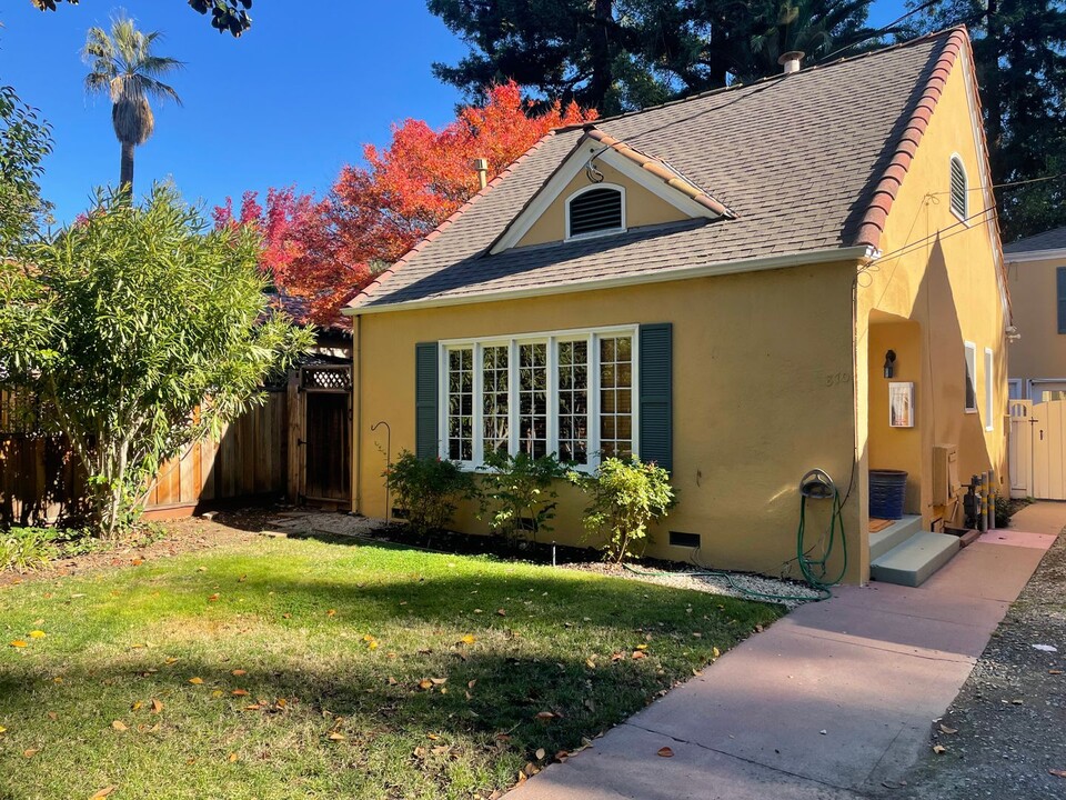 860-870 Lytton Ave in Palo Alto, CA - Foto de edificio