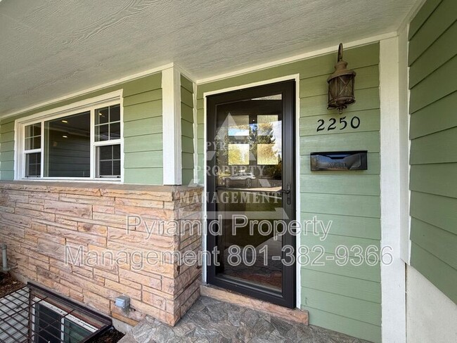 2250 E Bendemere Cir in Millcreek, UT - Building Photo - Building Photo