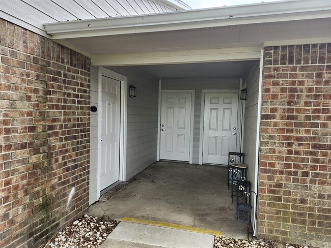 property at 1000 S 8th St