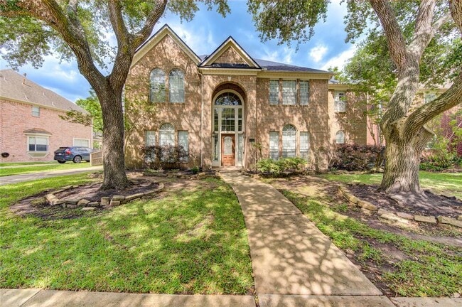 5007 Cambridge St in Sugar Land, TX - Foto de edificio - Building Photo