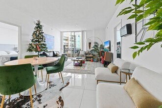 550 Okeechobee Blvd, Unit 1815 in West Palm Beach, FL - Building Photo - Building Photo