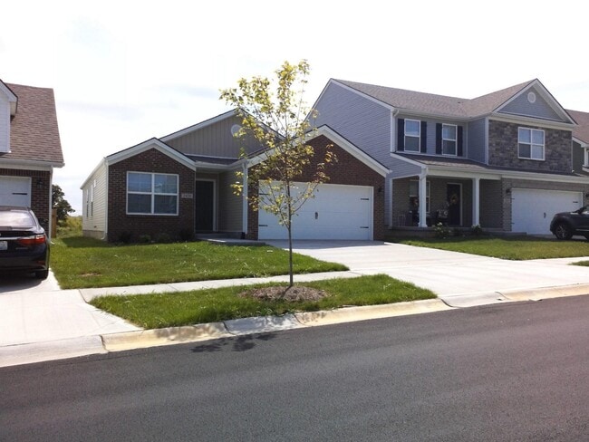 2420 Feathersound Wy in Lexington, KY - Building Photo - Building Photo